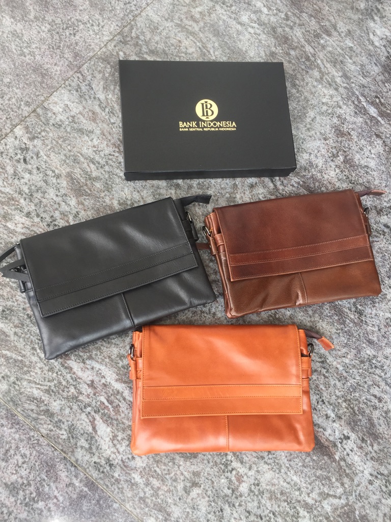 Souvenir Bank Indonesia - GK Bee Strap Bag - Garut Kulit